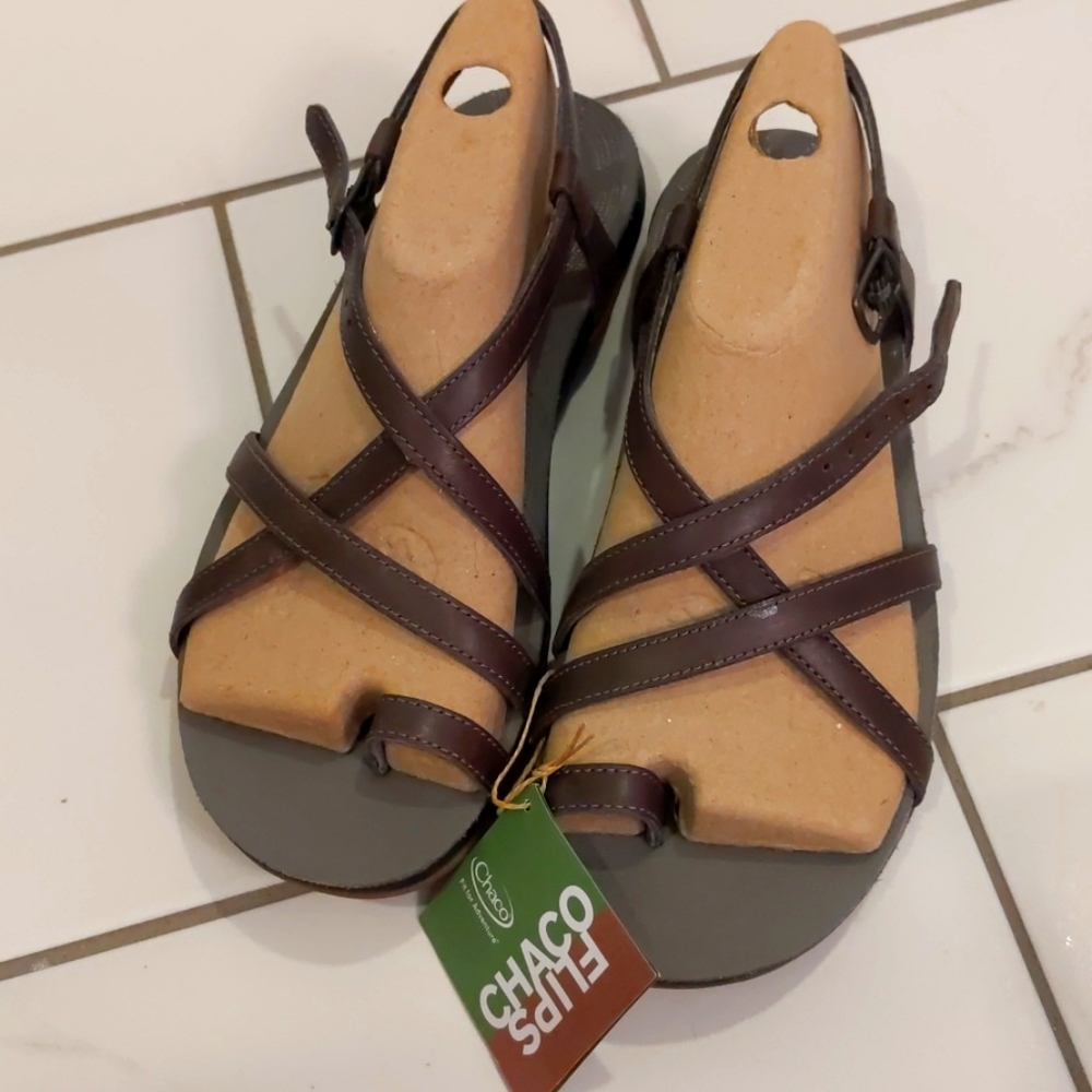 NWT Chaco Dorra Sandals